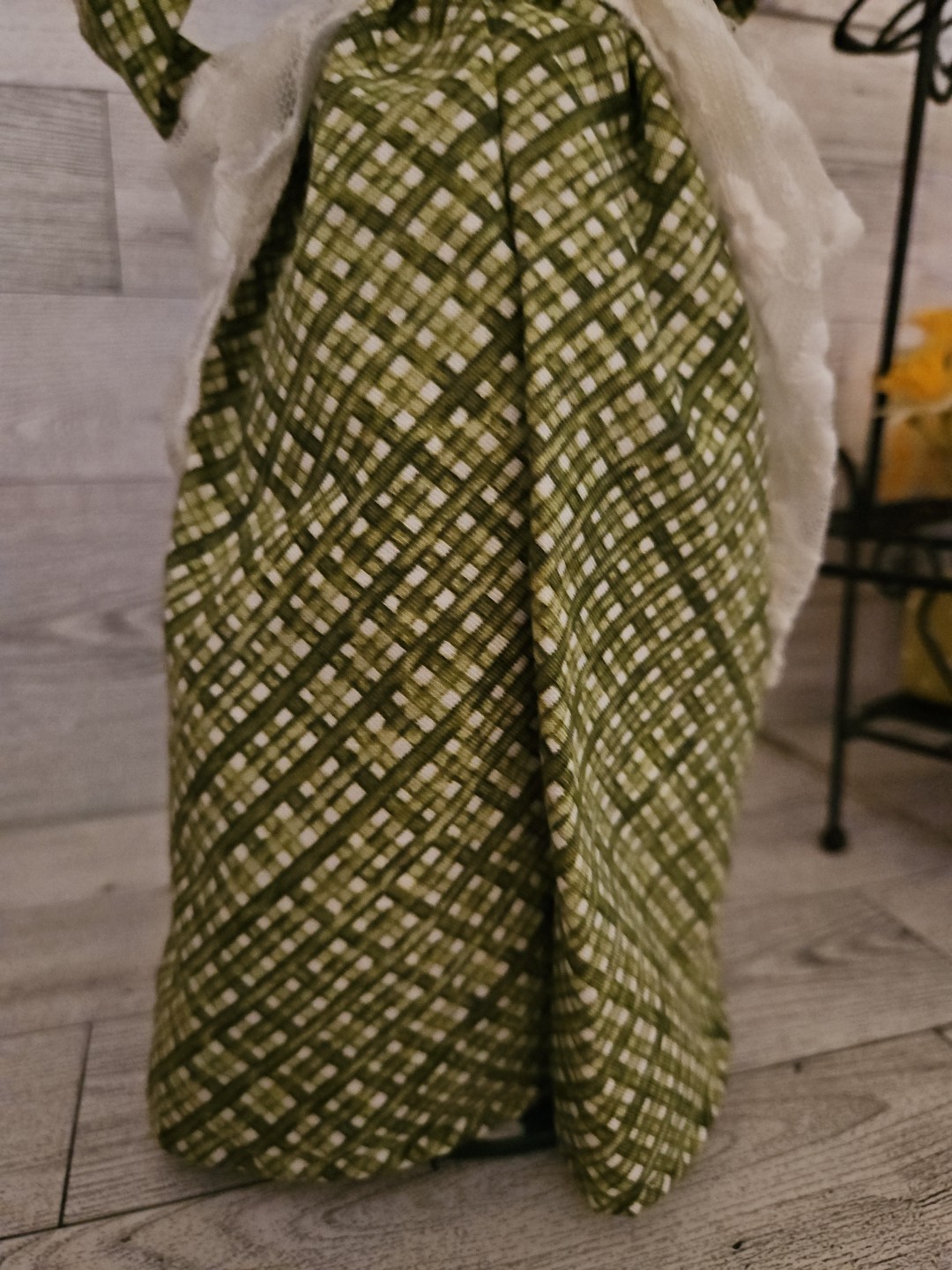 Byers Choice Caroler Signed Lady 15" Tall Daffodils Metal Cart Spring Easter