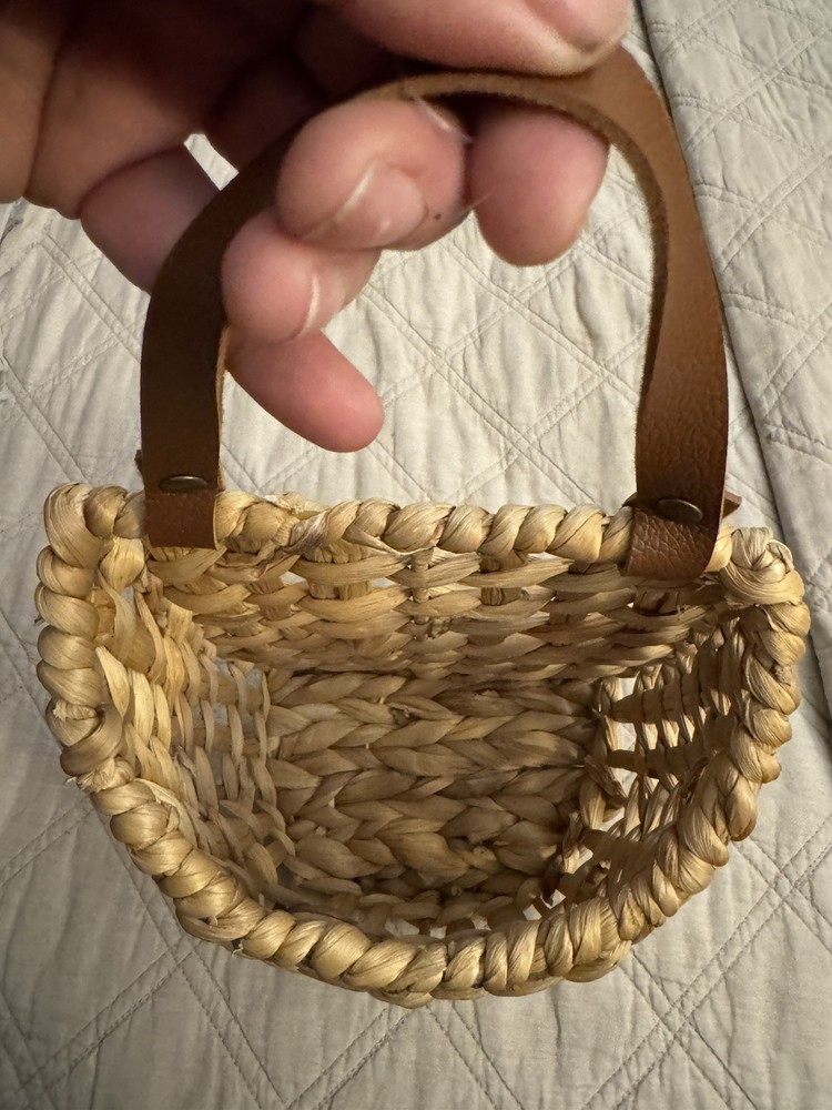 Hanging Wall Basket-New