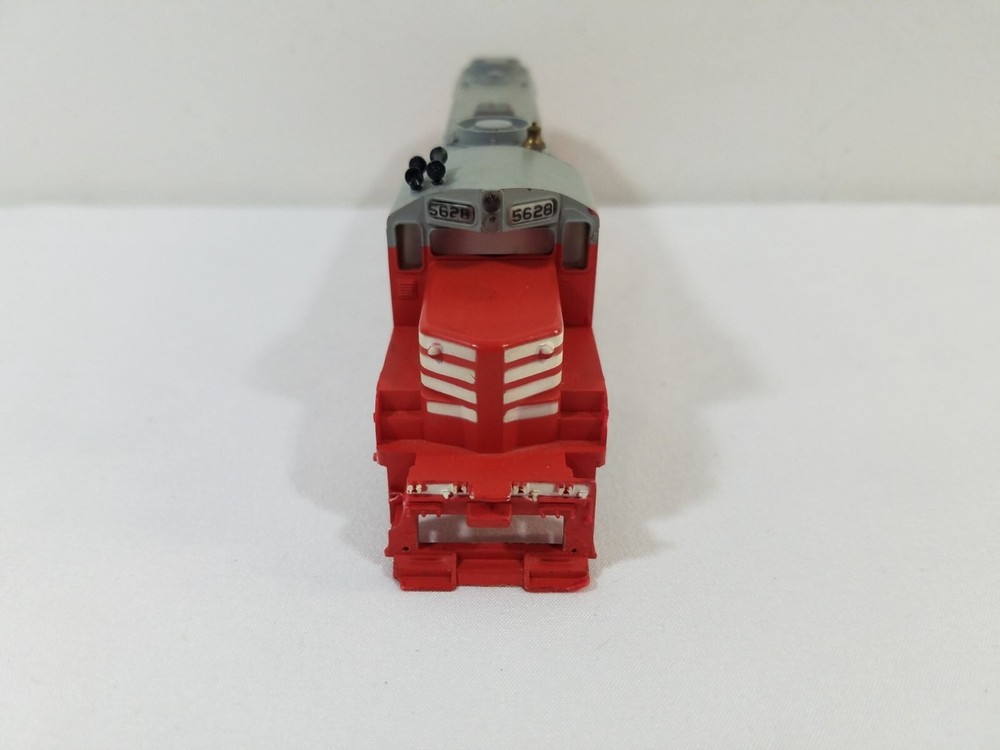 Tyco Burlington HO Scale Engine Shell ONLY 5628 Replacement Train Part