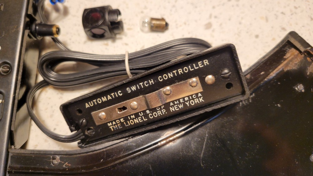 Lionel 022 Switch Right Refurbished, with rewired Controller, Lantern, FV plug