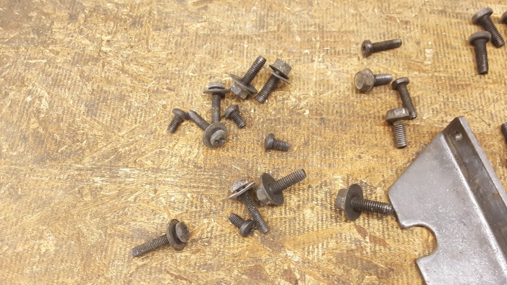 Dewalt DW744 Type 2 Table Saw Misc. Hardware and Screws Bracket