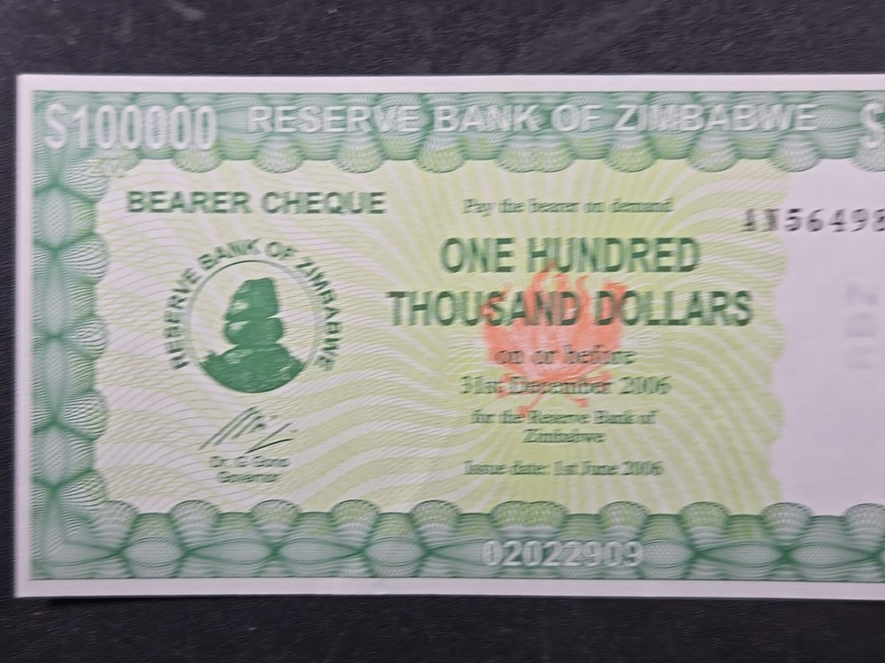 2006 ZIMBABWE $100,000 note - Pick#32 - Solid VF/XF