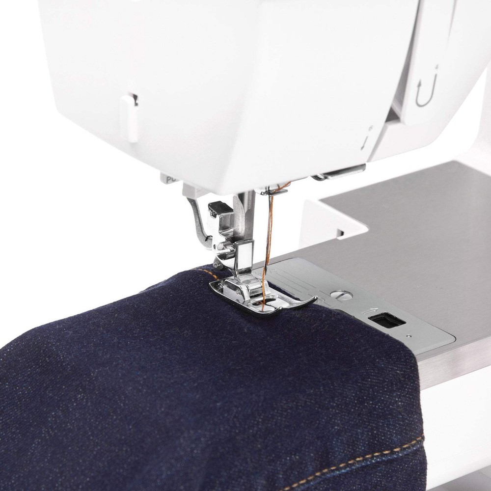 SINGER® Heavy Duty 4452 White Sewing Machine & Hard Case Bundle