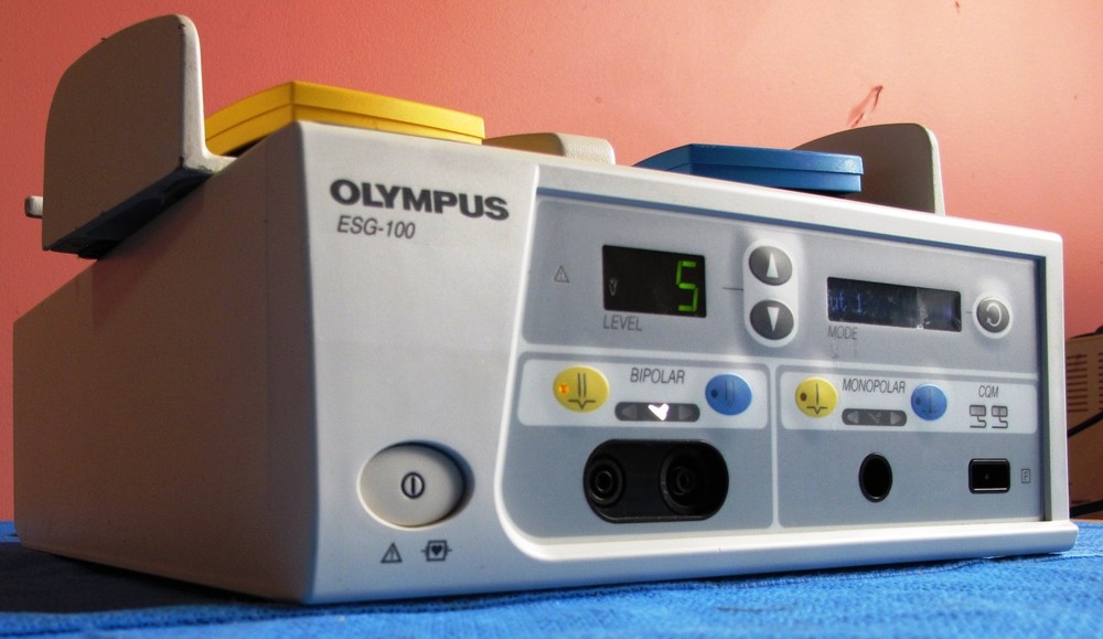 Olympus ESG-100 ESU Generator With Foot Switch 2012