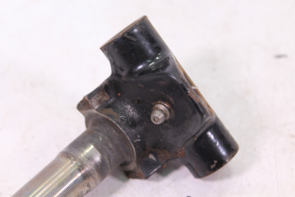 2001 POLARIS RMK 800 SPINDLE / KNUCKLE