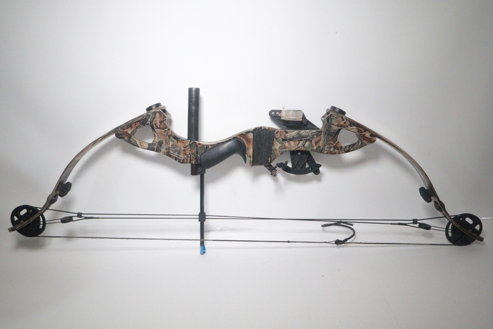 Golden Eagle Compound Bow Easton Quiver and Arrows