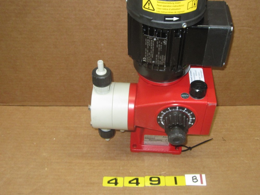 JESCO MEMDOS E 76 METERING PUMP  MATERIAL PP/CSM