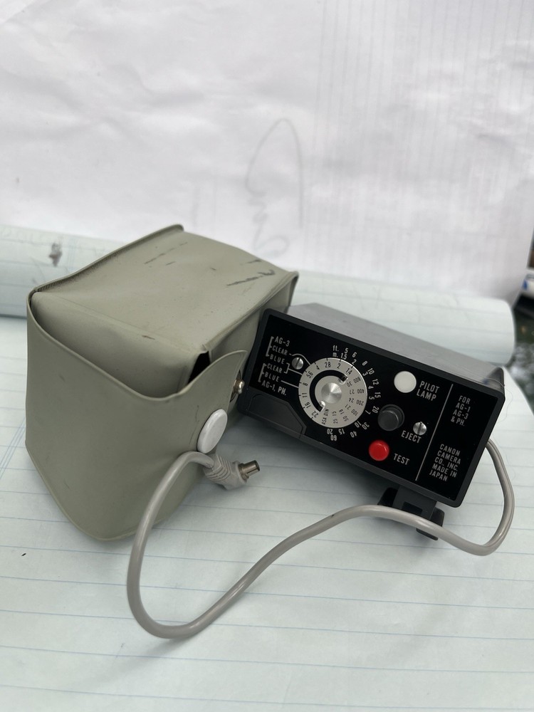 Canon Flash Unit — Model J-3 (Un Tested) With case