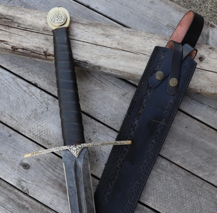 Einherjar Blade of Valhalla Damascus Steel Viking / Norse Inspired long sword.
