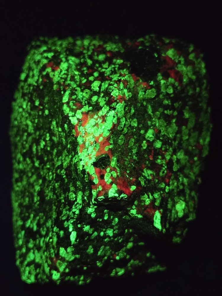 2 Lb Willemite/Calcite Shortwave UV Fluorescent/Phosphorescent
