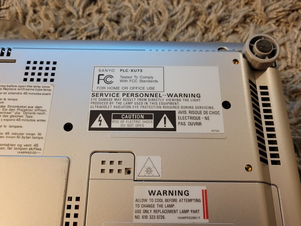 Sanyo PLC-XU73 Pro xtraX Multiverse Projector