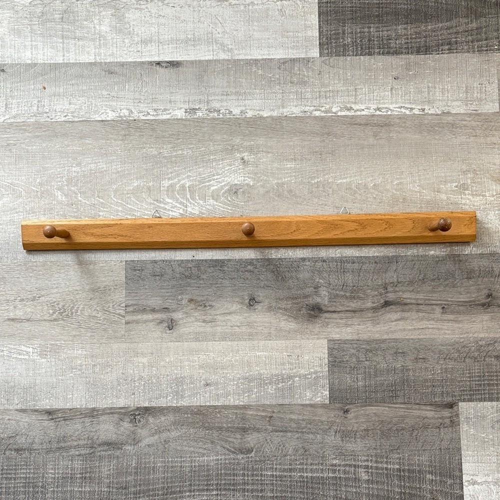 VTG Oak Peg Rail Wall Hook Rack