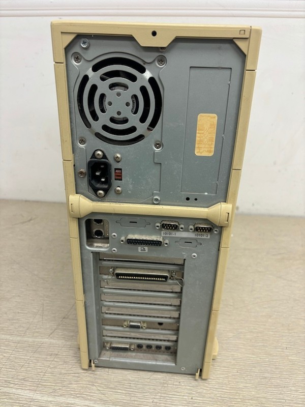 Dell Dimension XPS P90 Vintage Computer (powers on)