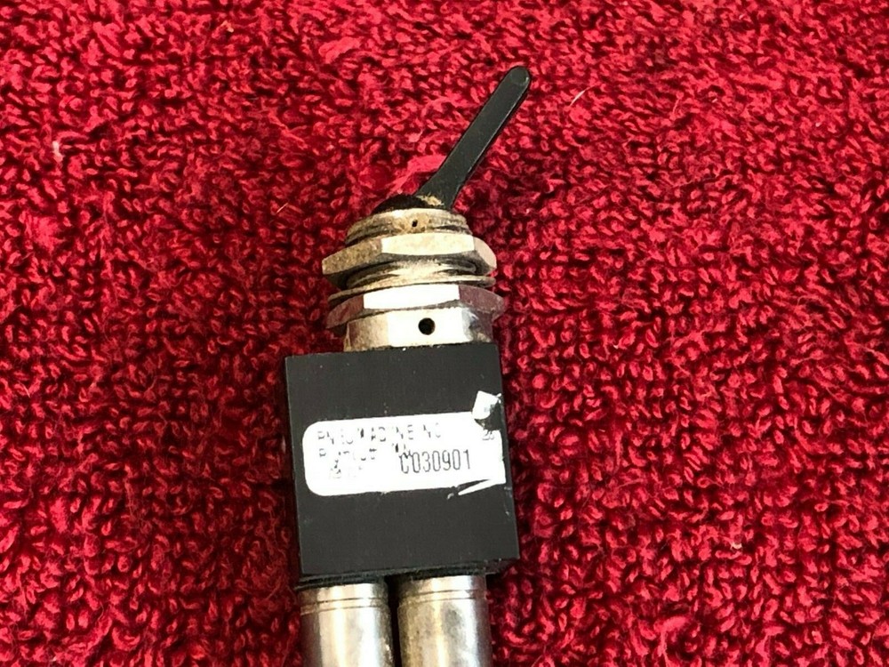 PNEUMADYNE AIRCRAFT TOGGLE SWITCH P/N C030901