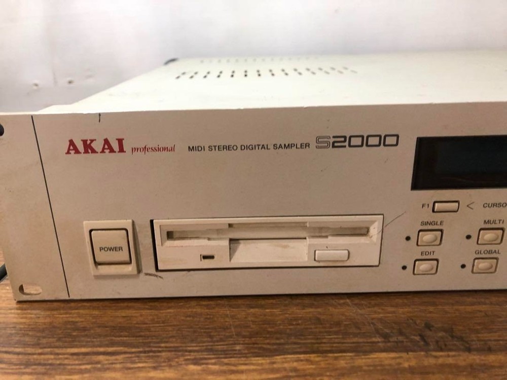 AKAI professional S2000 MIDI STEREO DIGITAL SAMPLER Musical Instruments Audio
