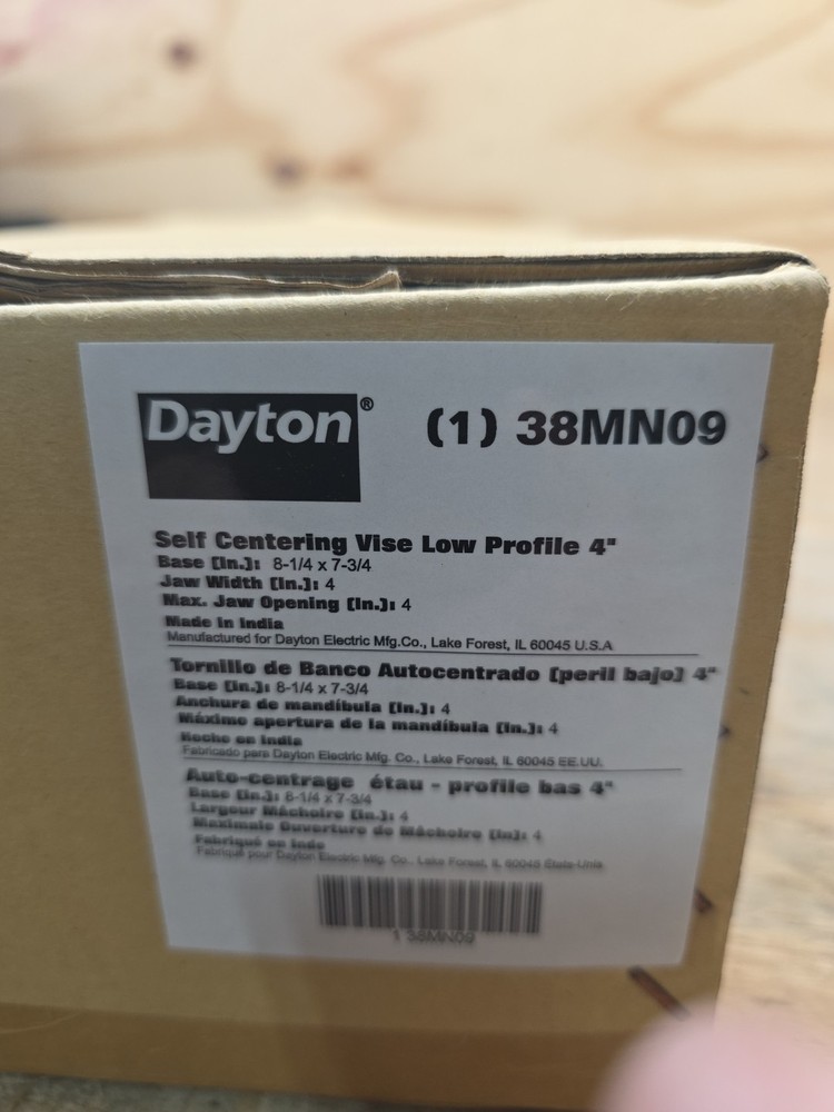 Dayton Self Centering Vise Low Profile 4" 38MN09
