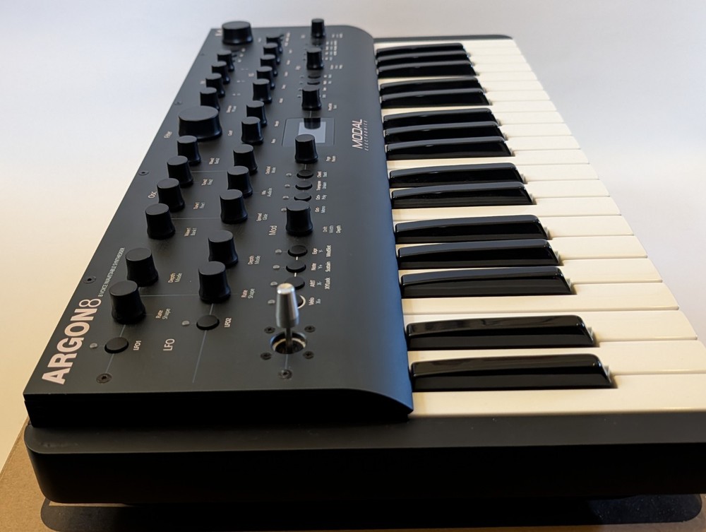 Modal Electronics Argon8 Polyphonic Wavetable Synth - MINT WITH BOX - DECKSAVER!