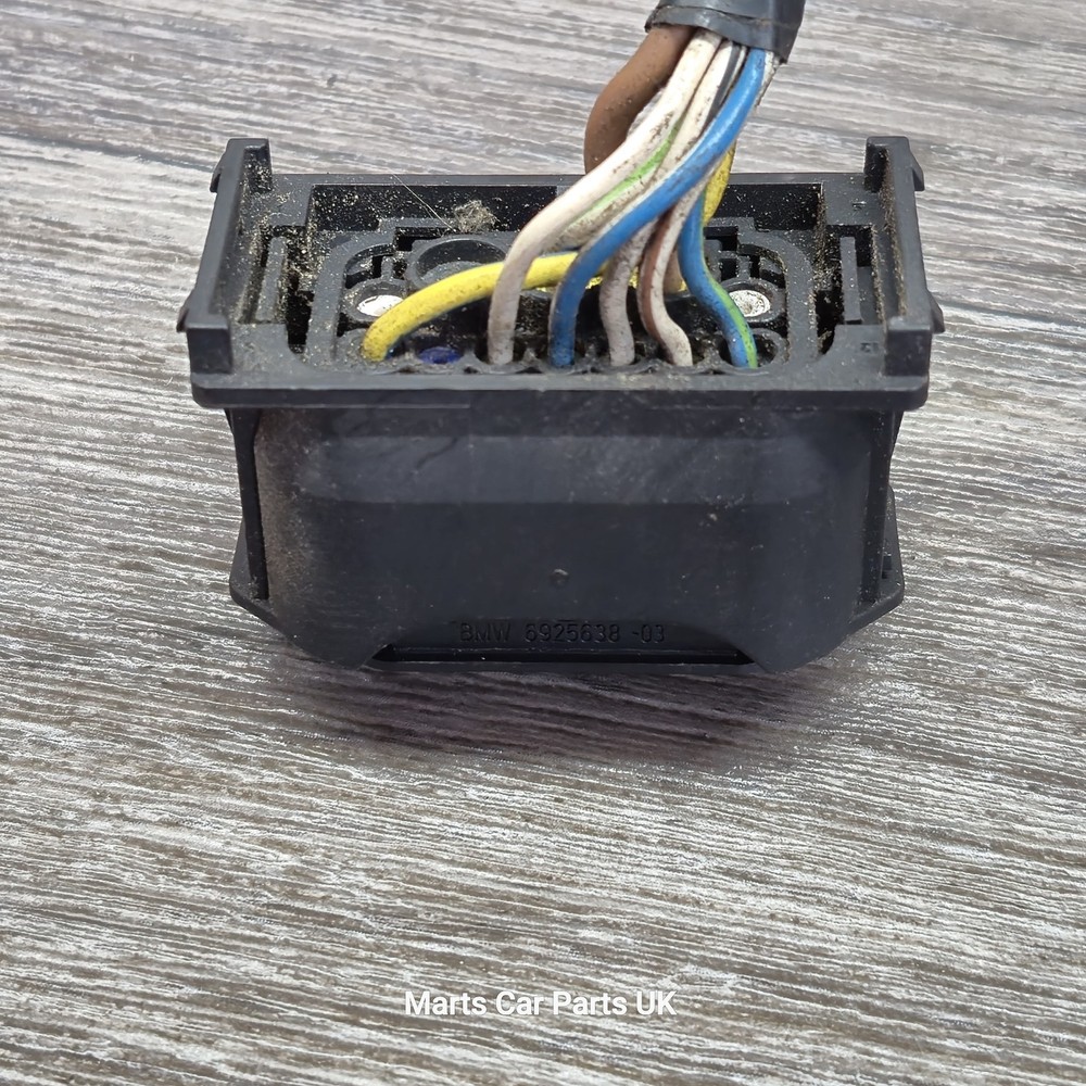 BMW E60 E63 F20 F30 E87 E90 E92 E87 GENUINE OEM HALOGEN HEADLIGHT PLUG 6925638