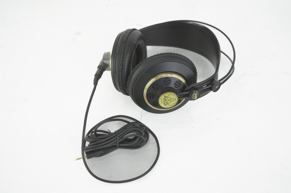 AKG K240 Studio Headphones ISSUES