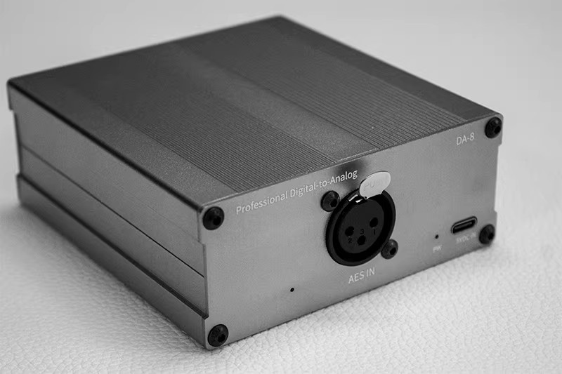 AES Digital To Fully Balanced Analog Audio Converter Auto Recognize sample rate