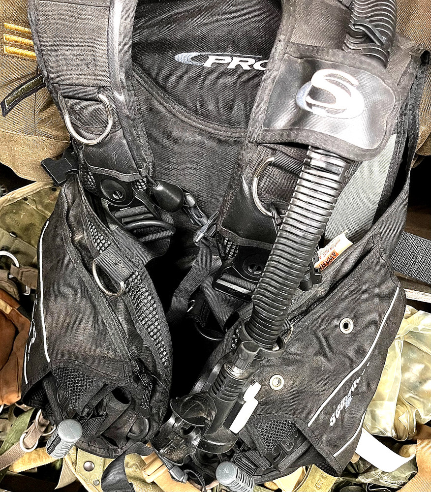 SeaQuest Pro QD scuba diving buoyancy control device (BCD). 