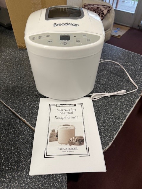 Breadman TR520: Programmable Bread Maker for 1, 1 ½ , and 2 lb. Loaves - White