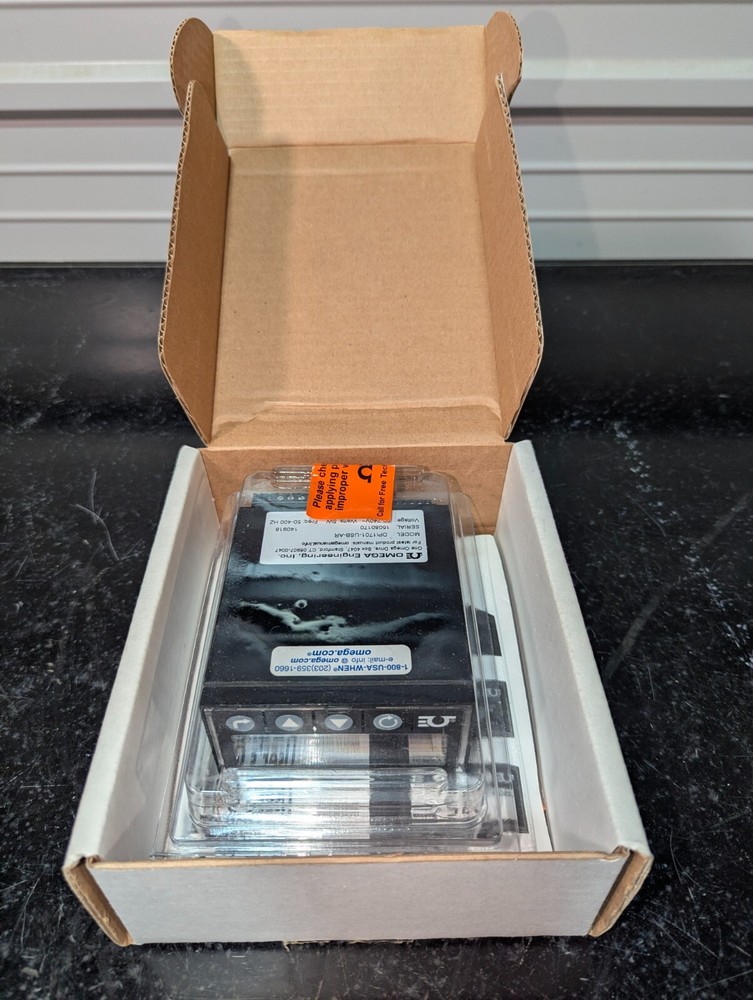 Omega DPi1701-USB-AR Graphic Display Panel Meter Data Logger Temp Process NIB