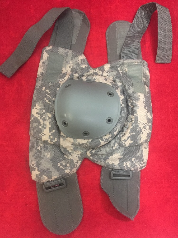 ONE PAIR USGI ACU Digital Camo Medium Knee Pads Poor Condition
