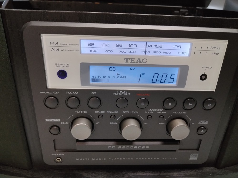 TEAC MULTI MUSIC PLAYER RECORDER & CD RECORDER