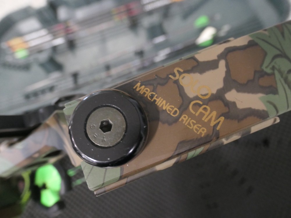 Mathews Solo Cam Machine Riser Bow RH 70LB