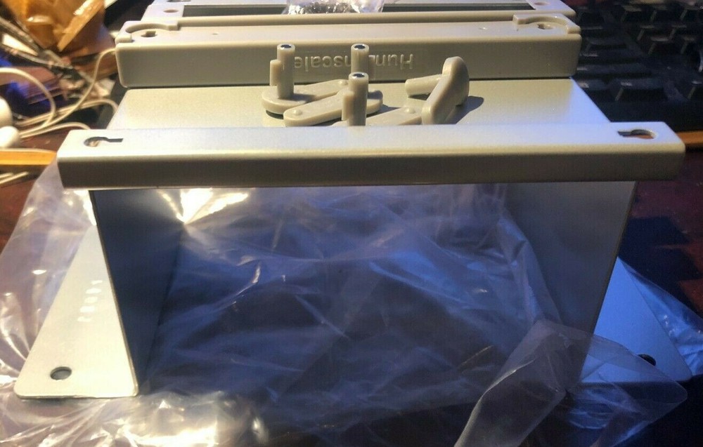 Humanscale float cpu bracket monut