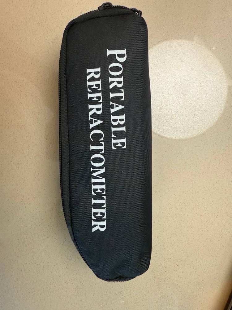 RHB-32ATC Handheld Refractometer with ATC 0–32%