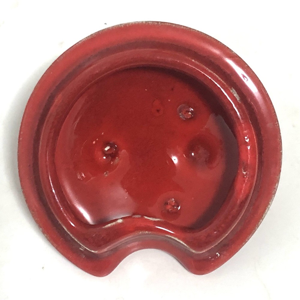 Red-glazed seasoning jar