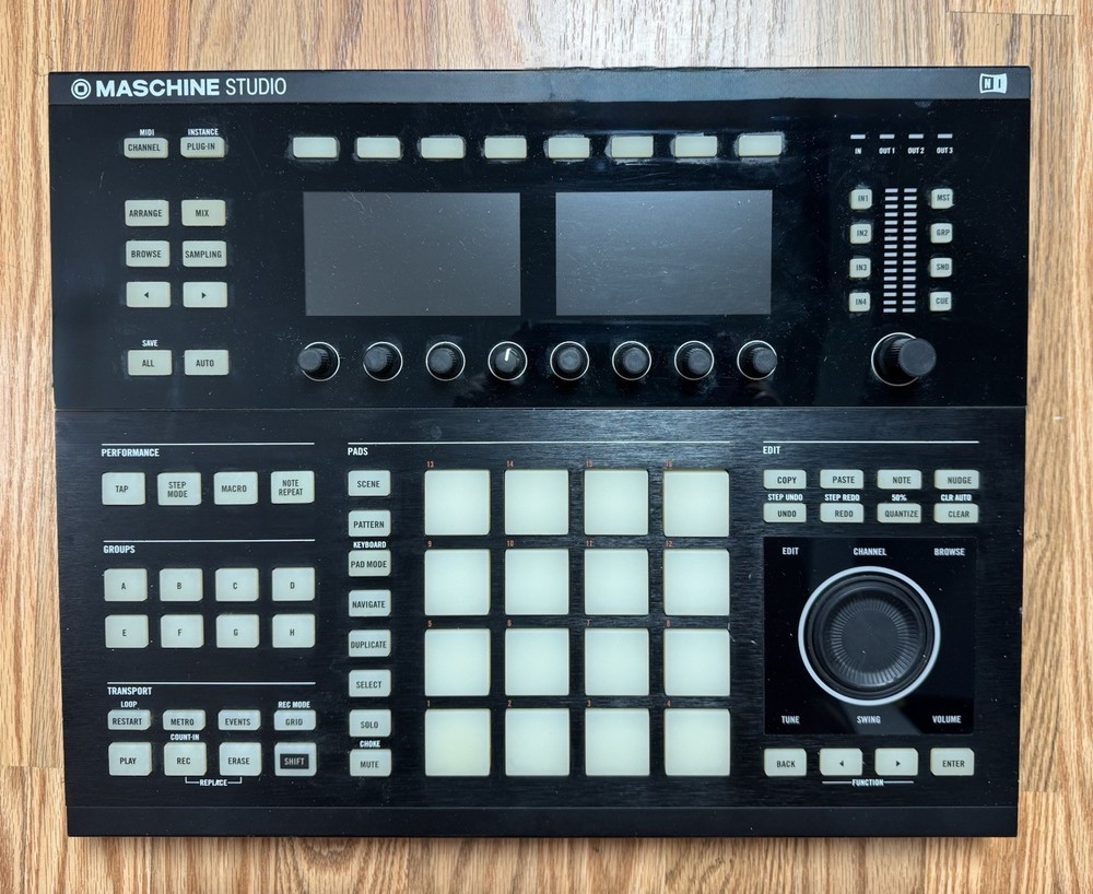 Native Instruments Maschine Studio Black MIDI Controller w Dual Screens USB DJ