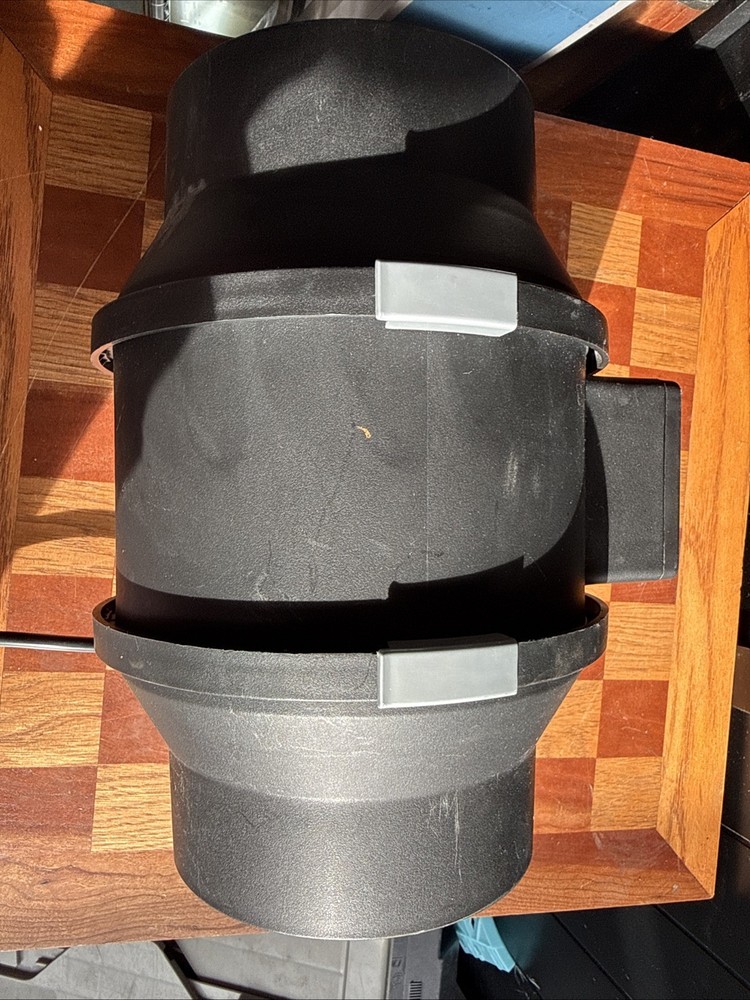 Yield Lab 6 Inch Pro Series Fan with Speed Controller- 390 CFM Used