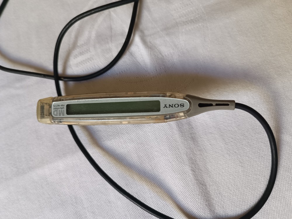 WALKMAN PORTABLE MINIDISC PLAYER SONY MZ-E32 BLACK
