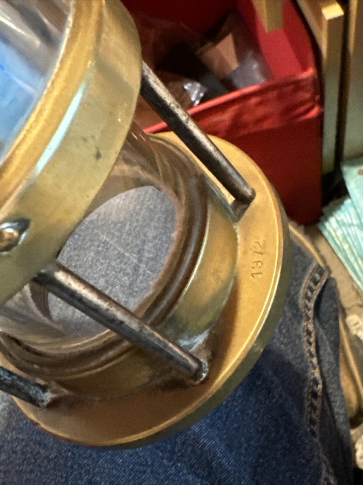 E.Thomas & Williams Type No G2 Miners Lamp Deputy G2