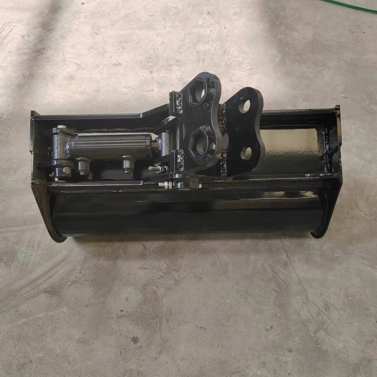 Free Shipping New 600mm Tilt Bucket Attachment for Mini Excavator USA