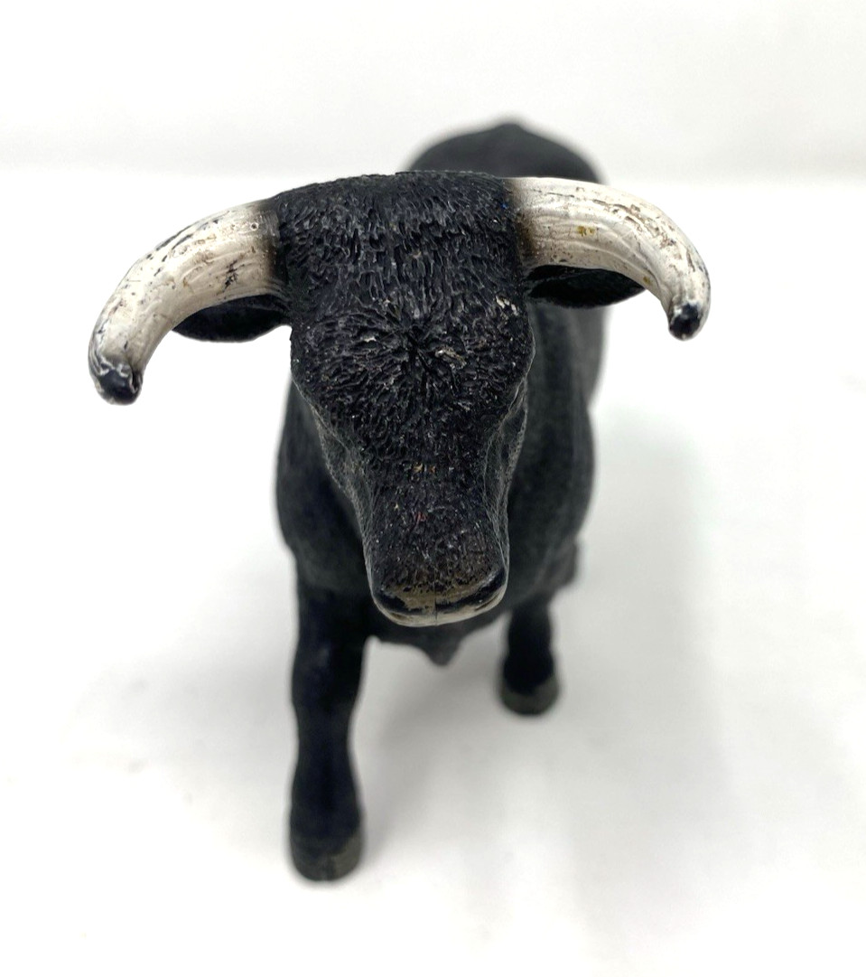 Schleich 2 Texas Longhorn Bulls, Horse & Cowboy Roping Figurines