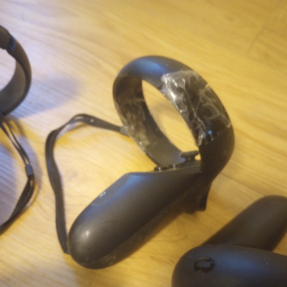 SIX controllers Meta Oculus Quest Headset - Black: working, factory reset, fair