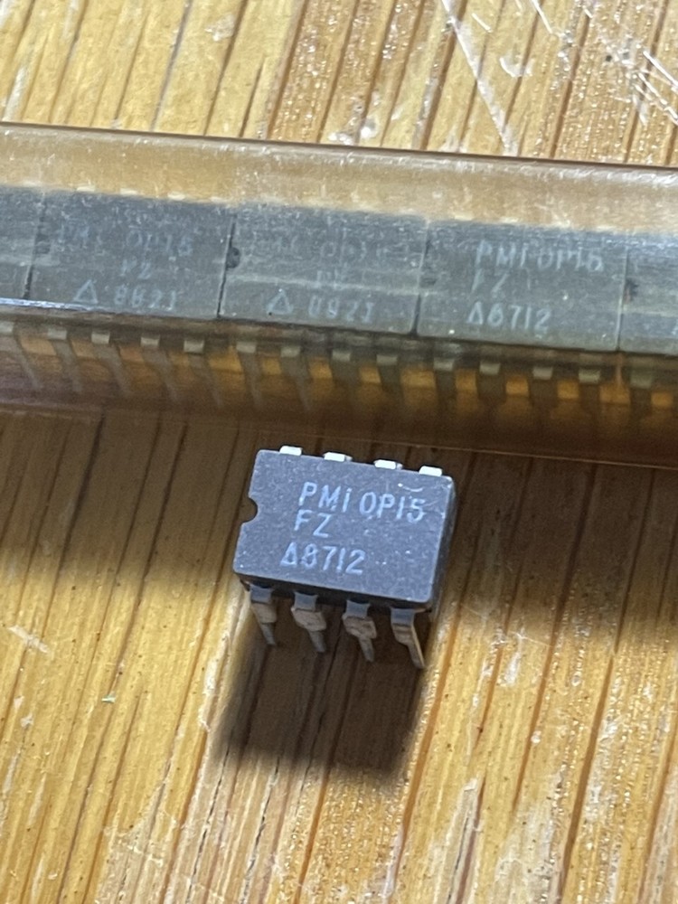 PMI OP15FZ Precision J-FET input Operational AMplifier , 6 pins Ceramic DIP