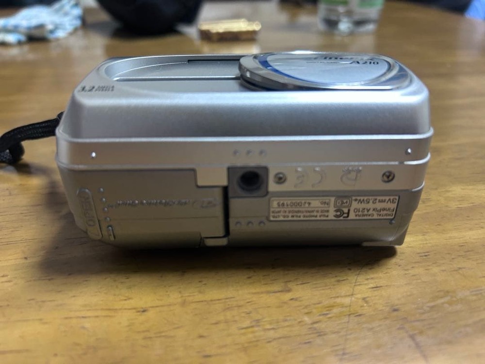 FUJIFILM FINEPIX A210 シルバー 乾電池式