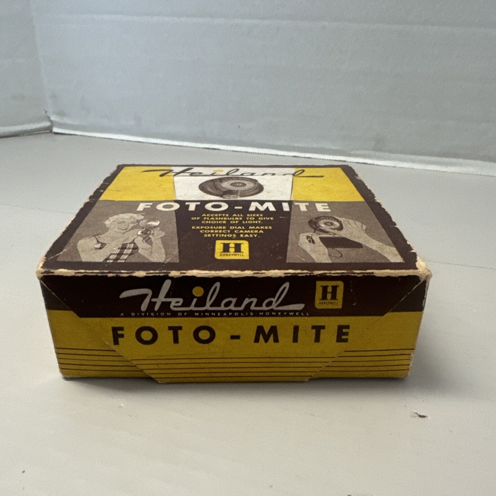 Vintage Heiland Foto-Mite Flash Camera Accessory Untested Original Box
