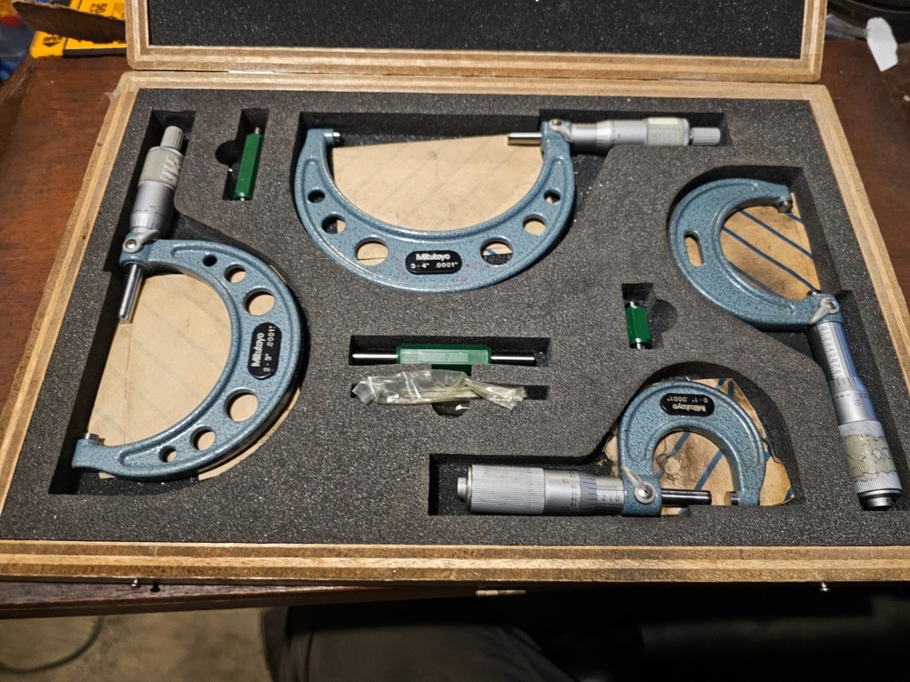 Mitutoyo Mechanical Outside Micrometer Set 103-931 .0001 Increments 0-4"