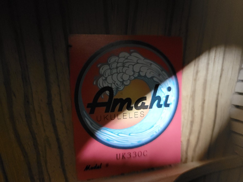 Amahi UK330C Ukulele In Soft Gig Bag