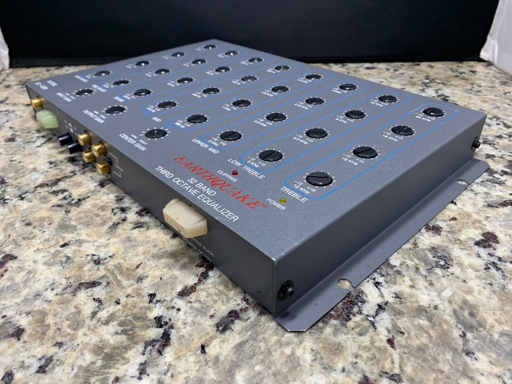 EARTHQUAKE EQ-3200 32 BAND THIRD OCTAVE EQUALIZER