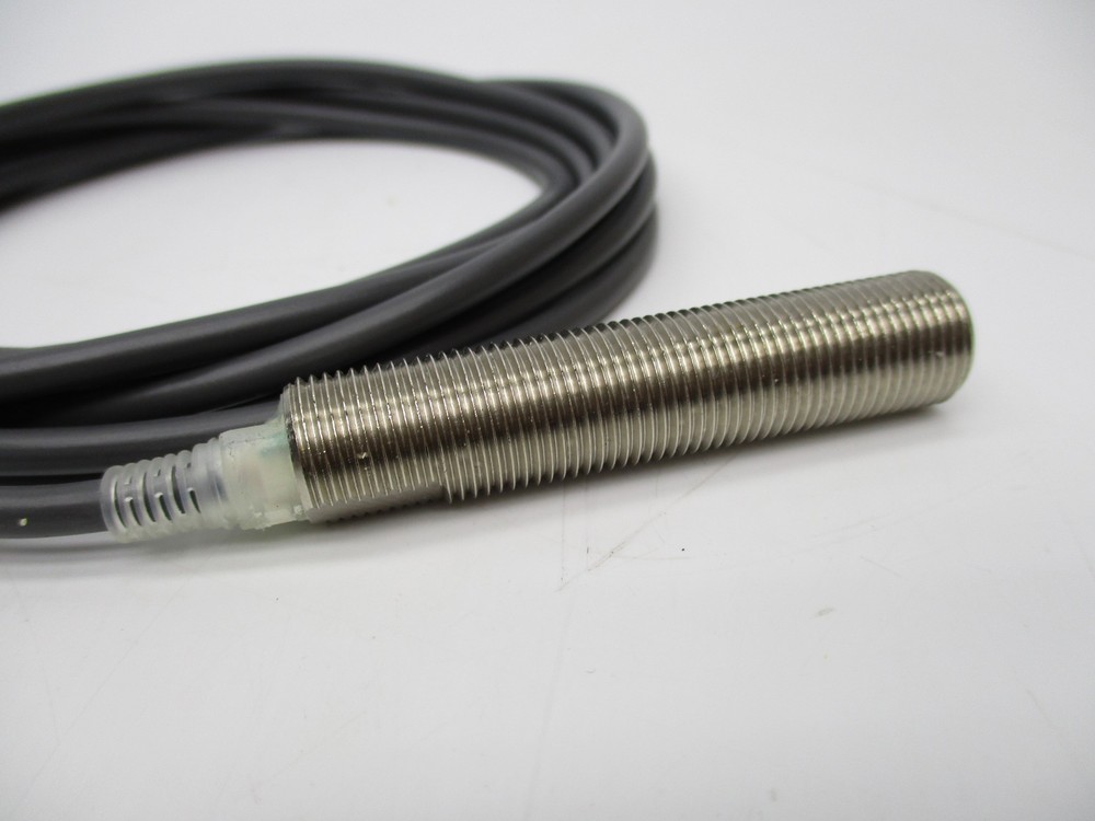 OMRON E2E2-X2C1 (AS PICTURED) NSNP