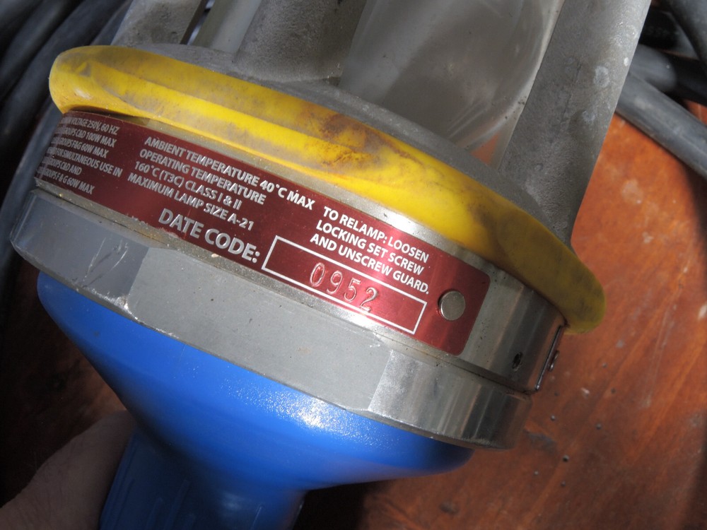 Ericson 2600 Drop LIght Temporary Lighting Hazardous Location Explosion Proof