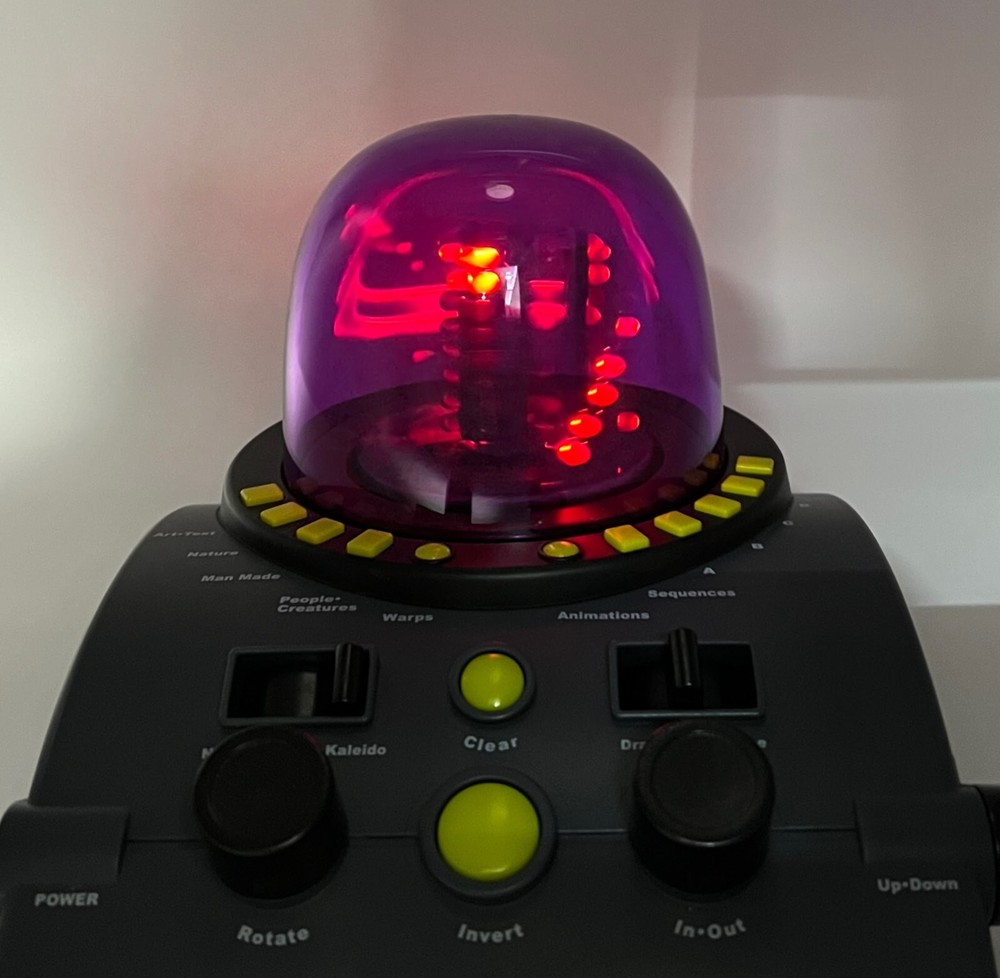 Radica: 3D Digital Light Studio (2006) #76040 TESTED WORKING NO A/C ADAPTER