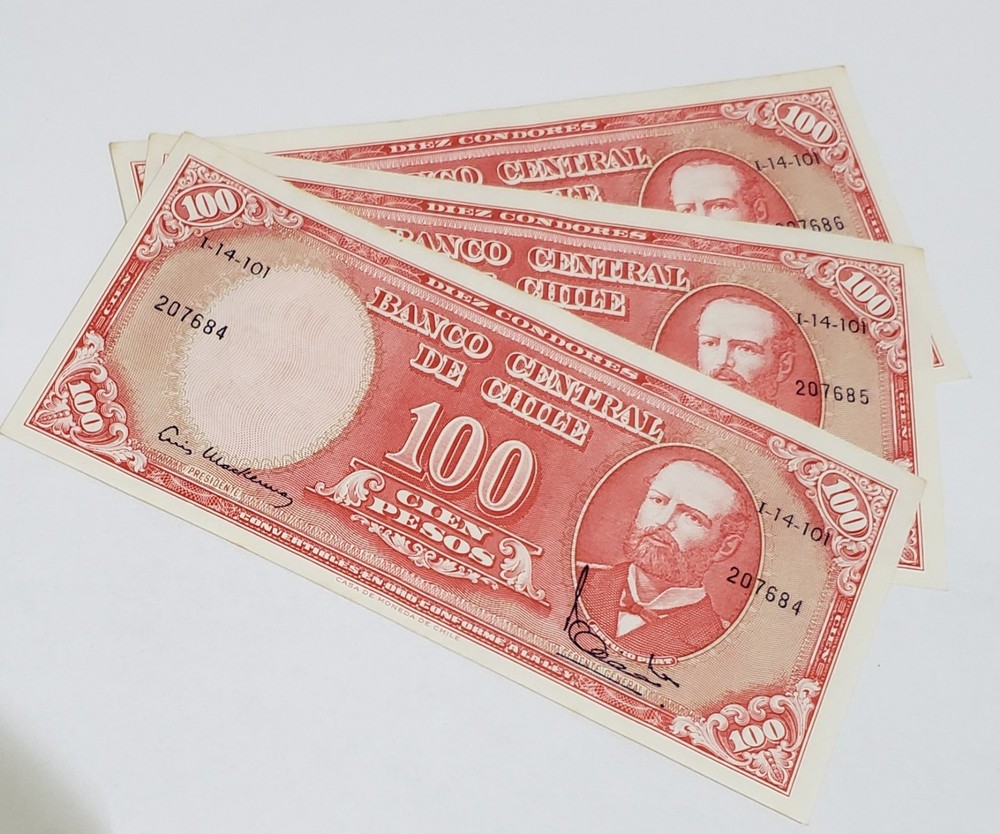 3 Consecutive Serial Numbers Chile 100 Pesos Old Banknote UNC
